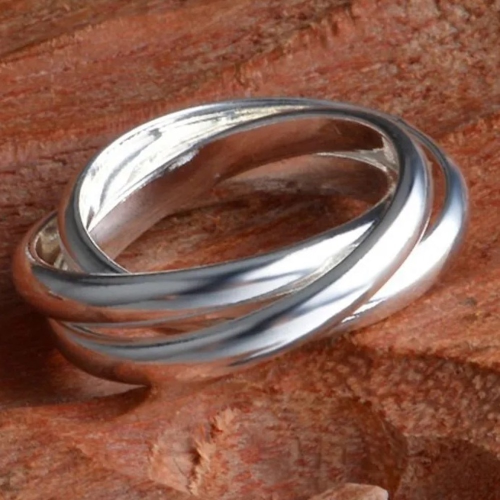 Silver Triple Interlocking Rings Size 8 - Picture 10 of 10